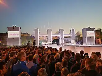 Het podium van The Passion 2019 op het Dordtse Maartensgat