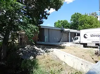 De buitenkant van de studio in 2014