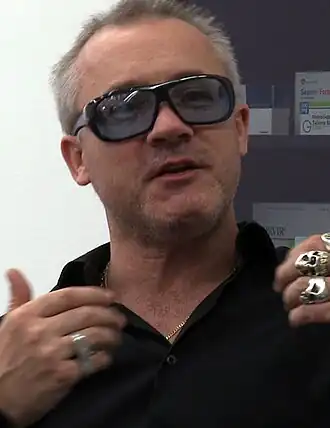Damien Hirst, filmstill van The Future of Art, documentaire, 2010
