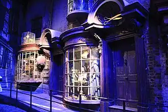 Madame Mallekin, Gewaden voor Alle Gelegenheden