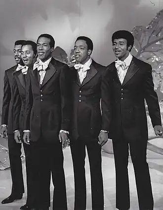 V.l.n.r. Otis Williams, Melvin Franklin, Eddie Kendricks, Paul Williams, Dennis Edwards