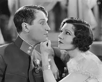 Publiciteitsfoto van Maurice Chevalier en Claudette Colbert voor The Smiling Lieutenant