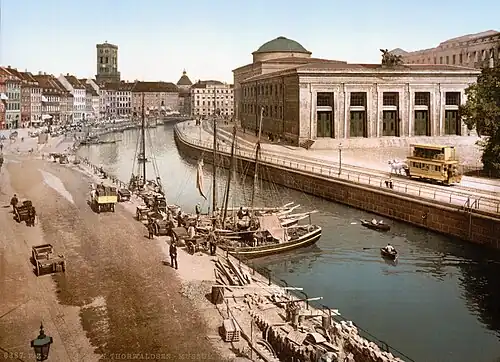 Het museum (ca. 1890-1900)