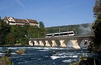 Thurbo GTW bij Rheinfall