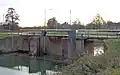 Inundatiekanaal Tiel: Doorlaatsluis / damsluis / schotbalkenkering / brug