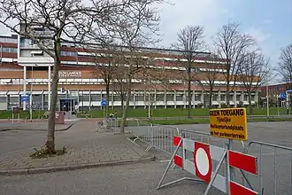 Tijdelijke helikopterlandingsplaats, vanwege de Coronapandemie, bij de vestiging in Hoorn