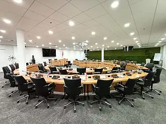 De tijdelijke raadzaal