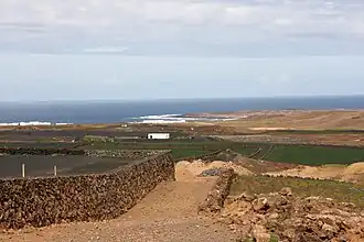 Zicht op de kust bij La Santa vanuit El Cuchillo