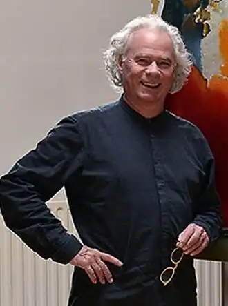 Tjalf Sparnaay in zijn atelier, uitsnede, 2014
