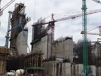 bouw van de dam in 2010