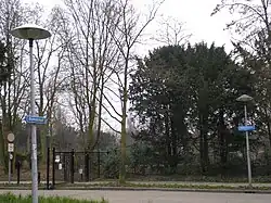 Hoofdingang begraafplaats Tolsteeg Bokkenbuurt te Utrecht in Nederland