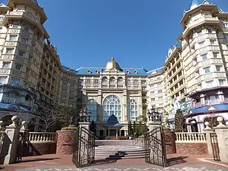 Het hoofdgebouw van het Tokyo Disneyland Hotel