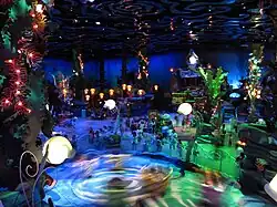 Jumpin' Jellyfish bevindt zich op de achtergrond links