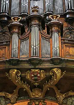 Detail hoofdorgel, wapen