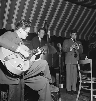 Joe Marsala (geheel rechts)