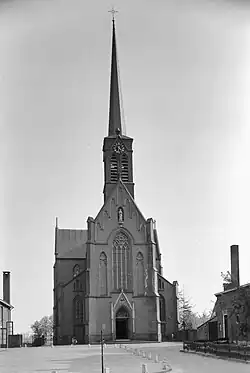 Ingesnoerde, achtkantige naaldspits van de Sint-Jan-Evangelistkerk te Elshout