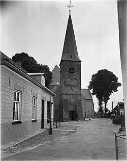 De oorspronkelijke toestand van de kerktoren voor 1953