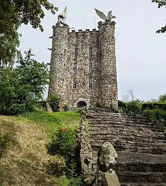 Toren met cherubijnen
