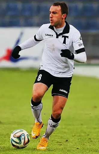 Franjić in het tenue van Brisbane Roar FC.
