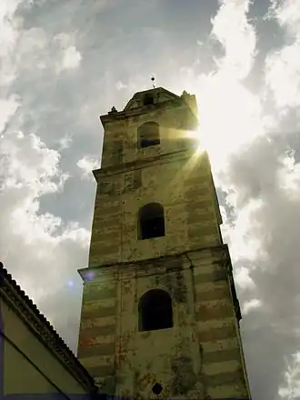 De toren van Iglesia Mayor in Sancti Spíritus
