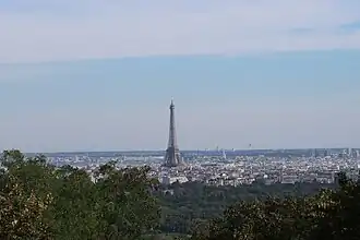 De Eiffeltoren gezien vanaf de Mont Valérien