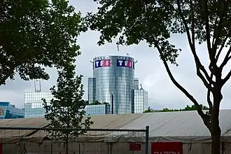 TF1