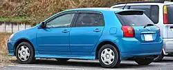 Japanse 2001 Toyota Corolla RunX X 4WD met 1NZ-FE benzinemotor, achteraanzicht