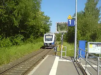 Trein verlaat Coppenbrügge naar Hamelen (2018)