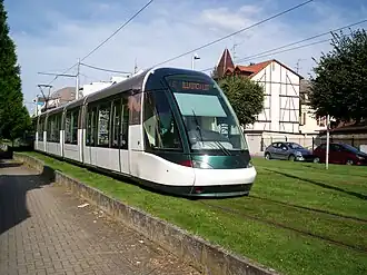 Citadis tram bij halte Rotonde