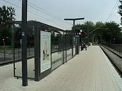 Het tramperron in zijn geheel.