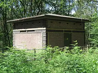 Transformatorhuisje (Doorwerth) naar ontwerp van Gerrit Versteeg, jaren 1920 (rijksmonument)