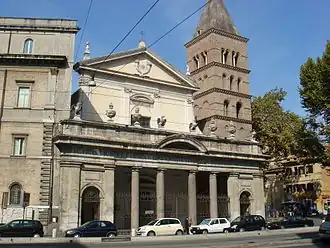 Façade van de basiliek
