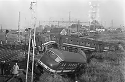 Ravage na de ontsporing van een trein bij Halfweg; 2 november 1966.