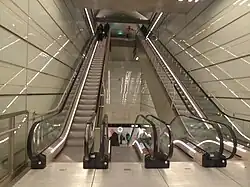 De zuidelijke roltrappen.