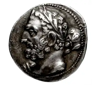 Een tridrachme met de beeltenis van Micipsa