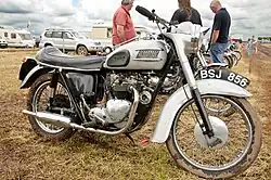 Een "gestripte" Triumph 3TA was vooral in de Verenigde Staten populairder dan het origineel.