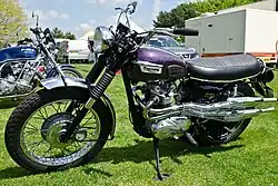 Triumph TR6C Trophy uit 1970 met "eyebrow"-tanklogo.