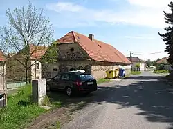 Boerderij in het dorp