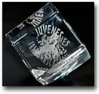 trofee voor de winnaars van de Juvenes Translatores-wedstrijd van de Europese Commissie