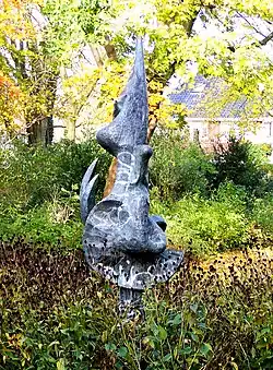 Kunstwerk van Tseard Visser in het park