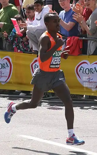 Kebede tijdens de London Marathon 2009