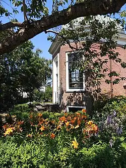 Tuin en theekoepel (2012)