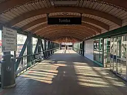 Een van de loopbruggen.