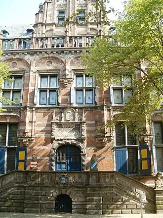 Voormalig Kanselarij aan de Turfmarkt 13 te Leeuwarden (rijksmonument)