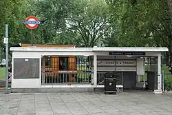 De opgang bij Ducketts Common.