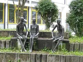 Drei Sitzende (1981), Tuttlingen