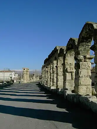 Restanten van een Romeins aquaduct in Tyana.