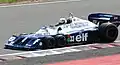Een replica, in de stijl van de versie uit 1977, van de Tyrrell P34 tijdens de "Silverstone Classic race" in 2008