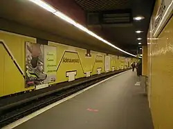 Het originele interieur van het in 1978 geopende station Adenauerplatz; inmiddels is het station heringericht.