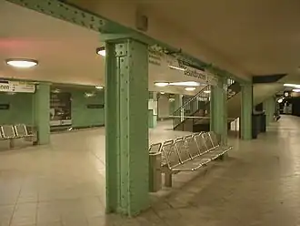 Perron van metrostation Gesundbrunnen